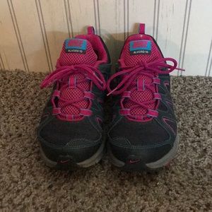 NIKE Alvord 10 Trail and Hike Sneakers Sz 9